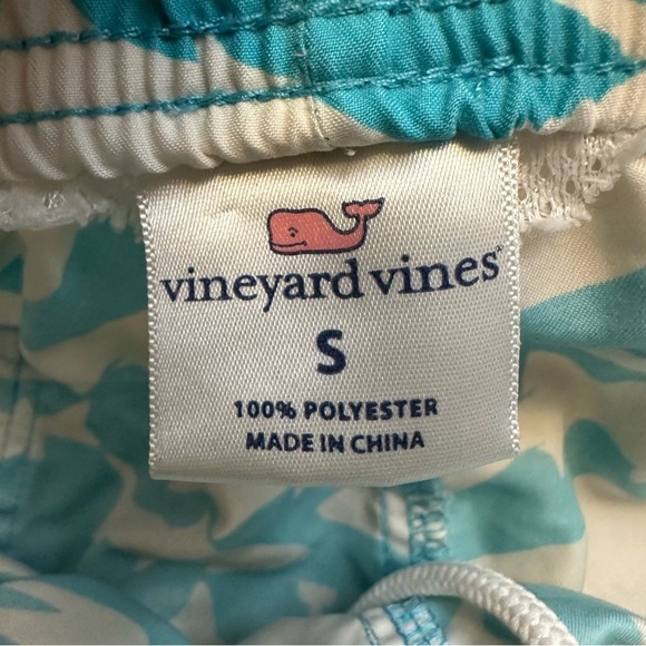 Men’s Vineyard Vines Turquoise and White Patterned Shorts - Picture 3 of 7